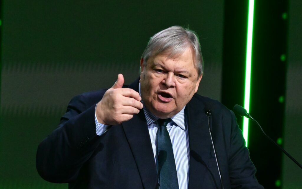 Η ζωηρή συνεδρίαση της Πέμπτης στην ΚΟ της ΝΔ, ο πάγος στις προανακριτικές και εξεταστικές επιτροπές μέχρι τις εκλογές, η “θεοποίηση” του Βενιζέλου και τα ψιλά γράμματα των δημοσκοπήσεων