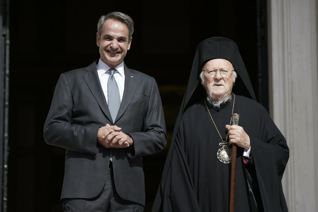 Μητσοτάκης: Yποδέχτηκε τον Οικουμενικό Πατριάρχη Βαρθολομαίο στο Μέγαρο Μαξίμου