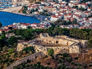 Σάλος μετά την αποκάλυψη του Big Mouth για τον γάμο στο Νιόκαστρο Πύλου: Αντιδρούν οι αρχαιολόγοι