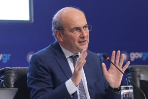 Χατζηδάκης: Μείωση φόρων και στήριξη ευάλωτων στο πακέτο της ΔΕΘ