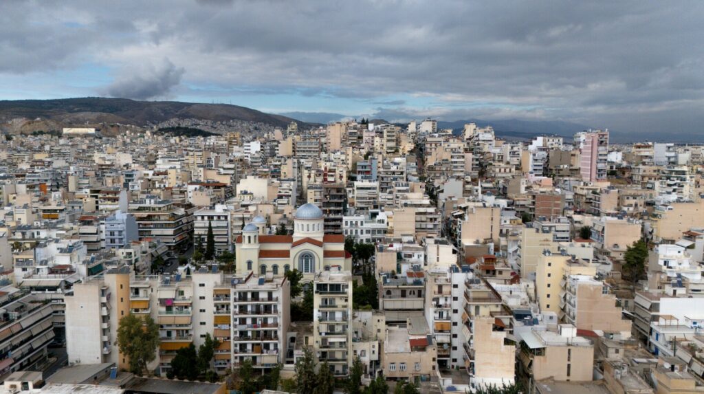 ΔΝΤ: Οι ανισορροπίες που πιέζουν την ελληνική αγορά κατοικίας