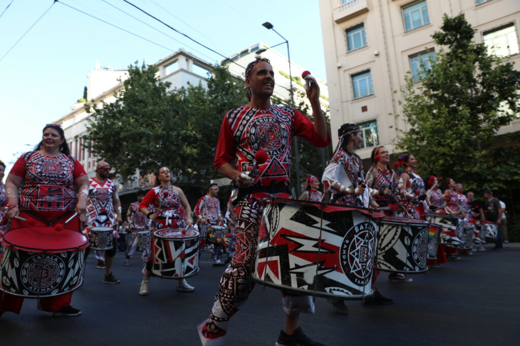 Athens Pride 2026: Χιλιάδες πολίτες στην παρέλαση στο κέντρο της Αθήνας