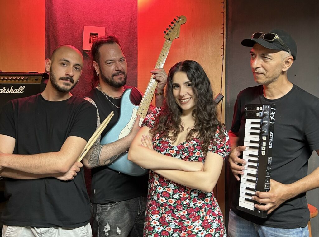 Attica Roots Festival: Οι Barikada ηλεκτρίζουν τους δρόμους της Αθήνας