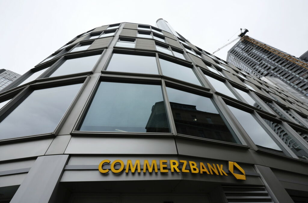 Γερμανία: Ηχηρό όχι στην προσφορά της UniCredit για την Commerzbank