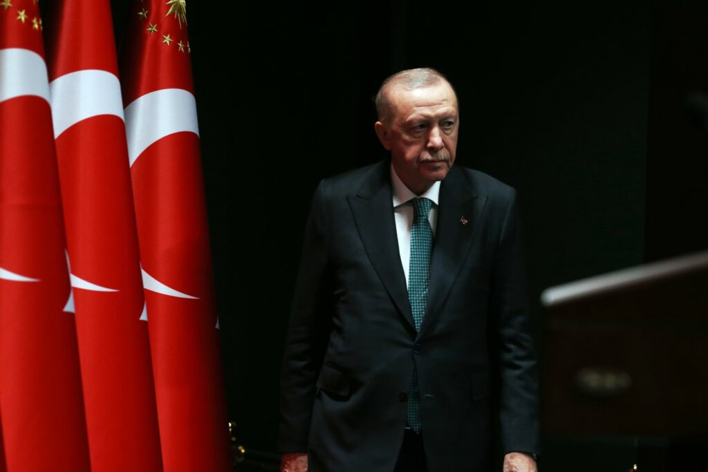 Οι διεθνείς πιέσεις για τη “Γαλάζια Πατρίδα”, το εξοπλιστικό project που καθυστερεί και τα δρακόντεια μέτρα στην Τουρκία ενόψει της Συνόδου του ΝΑΤΟ