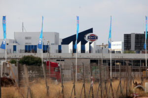 ΦΑΓΕ: “Γεφύρι της Άρτας” η κατασκευή εργοστασίου στη Βόρεια Ευρώπη