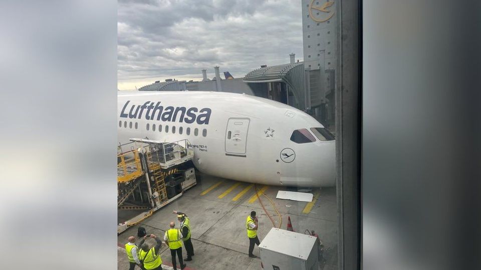 Αεροπλάνο της Lufthansa κατέρρευσε στο αεροδρόμιο της Φρανκφούρτης: 10 τραυματίες