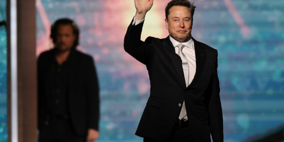 Πρέπει να φοβόμαστε τον Elon Musk;