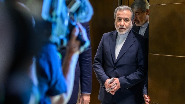 Στον “αέρα” οι διαπραγματεύσεις: Η ιρανική αντιπροσωπεία αποχώρησε μετά τις απειλές Τραμπ