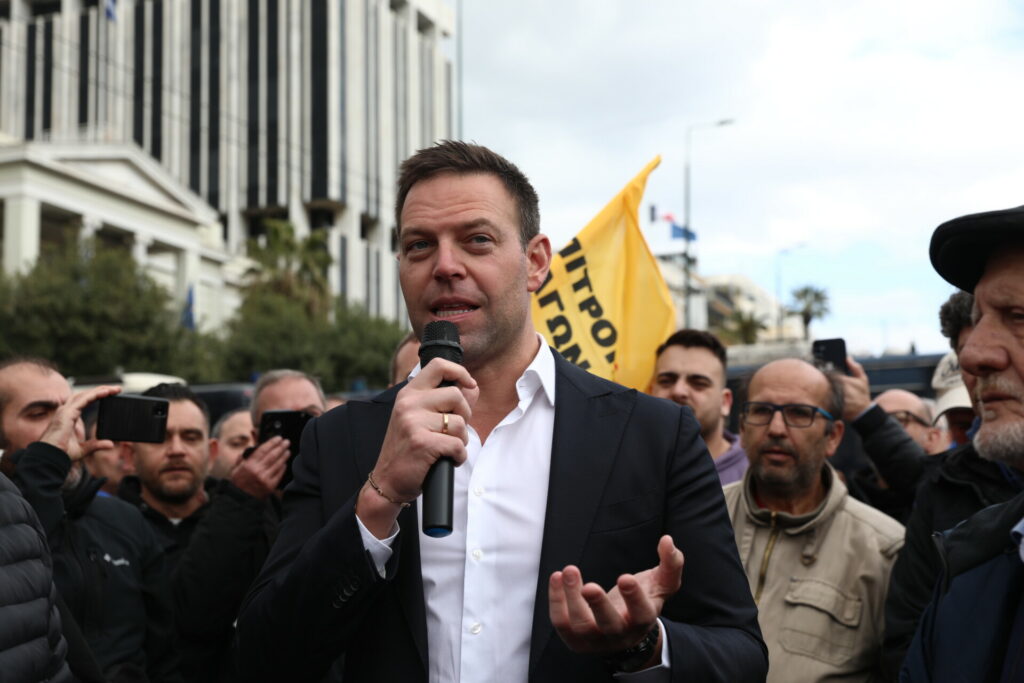 Κασσελάκης: Επίθεση σε Τζάκρη και μόνο “πάνω από το πτώμα μου” συνεργασία με Τσίπρα