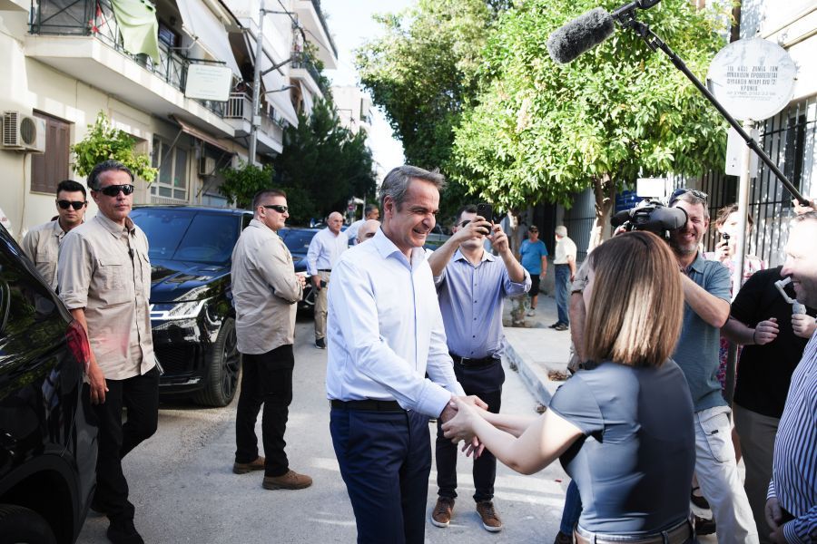 Το άνοιγμα Μητσοτάκη σε Καραμανλή, το βαρύ κλίμα στην Καλαμάτα, οι συζητήσεις του Σαμαρά με τη Λατινοπούλου και τα χρέη του Open στο Δημόσιο