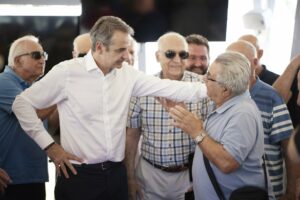 Μητσοτάκης: Ποντάρει σε συμφωνία για τις τιμές με τα σούπερ μάρκετ και “τρέχει” περιοδείες στην Αττική