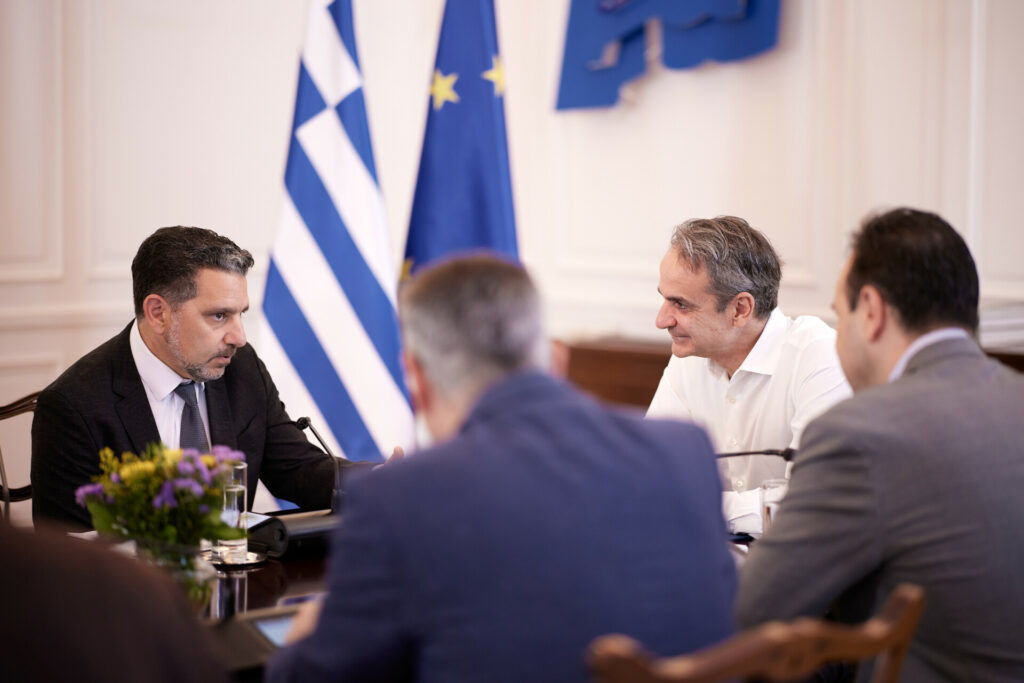 Panos Panay Amazon Κυριάκος Μητσοτάκης