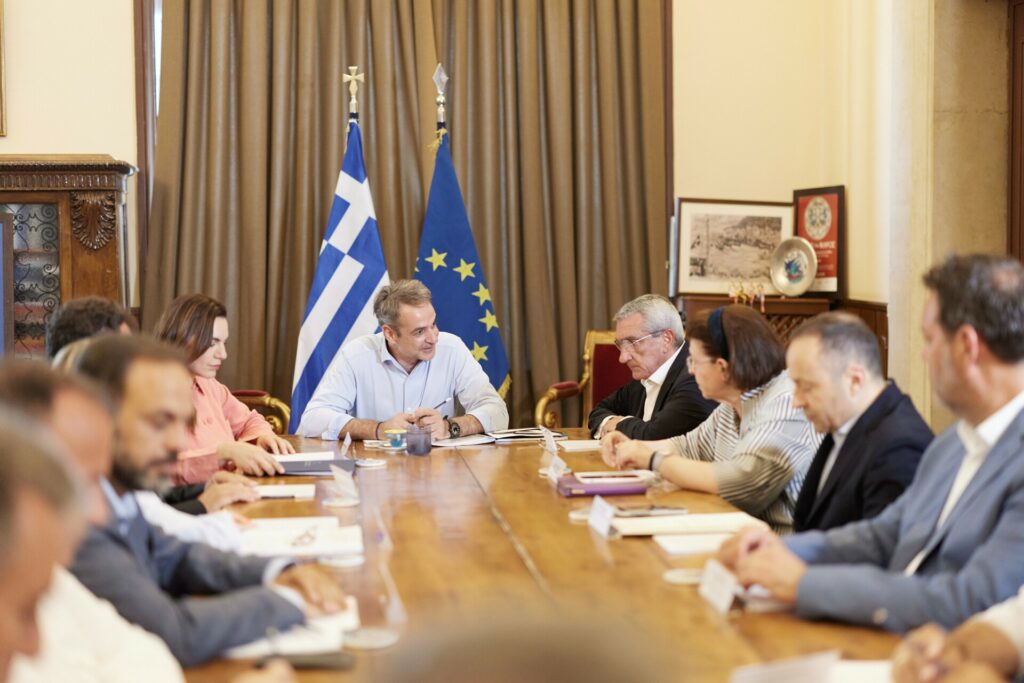 Μητσοτάκης από τη Ρόδο: Πράσινο φως για αξιοποίηση του παλιού Νοσοκομείου του νησιού
