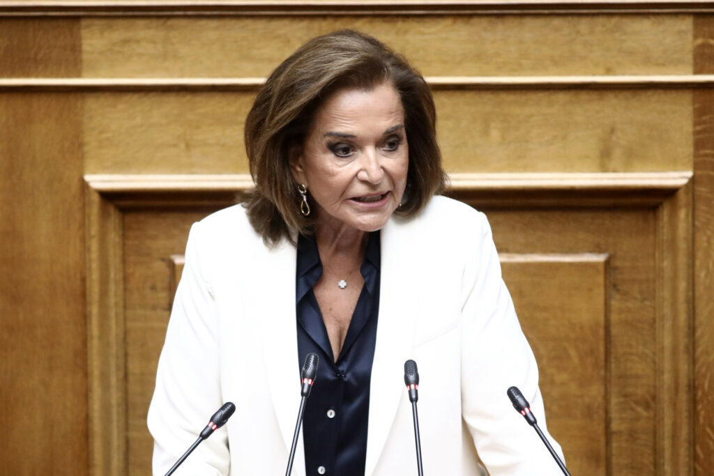 Μπακογιάννη: O Σαμαράς έχει απόψεις οι οποίες αλλάζουν ευκόλως – Χαρισματικός ο Τσίπρας