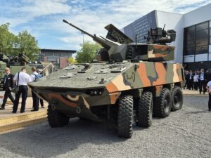 Eurosatory: Διεύρυνση του ελληνικού αποτυπώματος στην αμυντική βιομηχανία με τον “Φιλοκτήτη” της Metlen