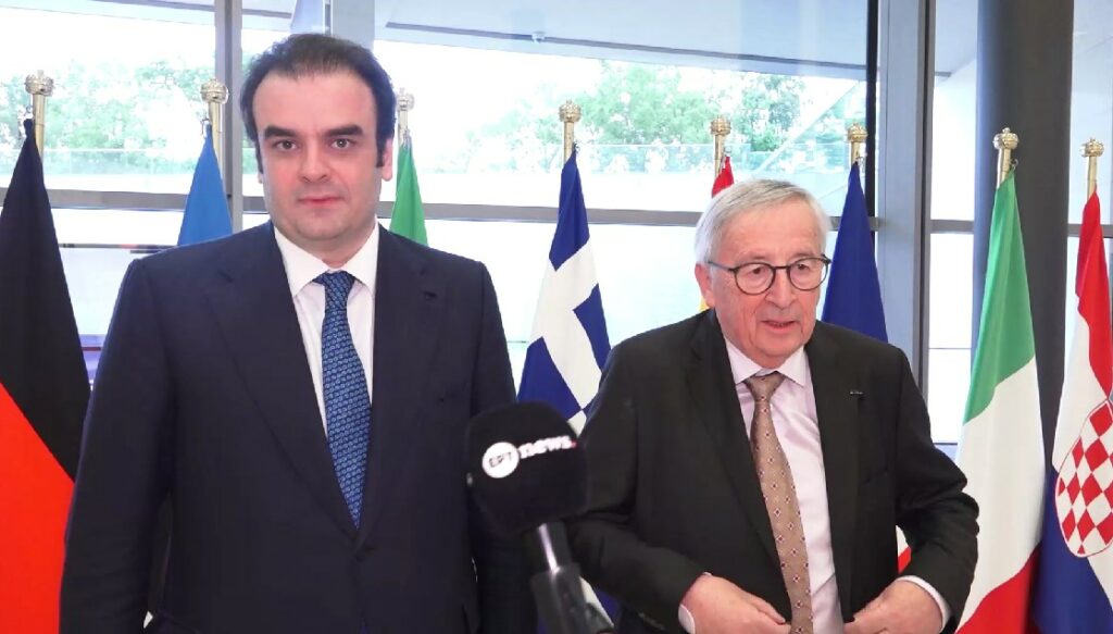 Συνάντηση Πιερρακάκη – Γιουνκέρ σε θερμό κλίμα