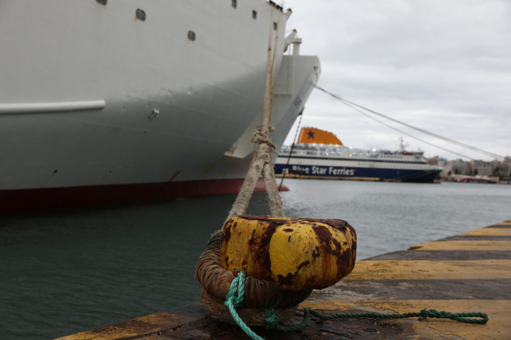 ΠΕΝΕΝ: Απόφαση για 24ωρη απεργία στα επιβατηγά πλοία της Ραφήνας