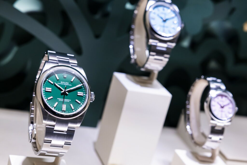 Η Rolex ακριβαίνει ξανά τα χρυσά ρολόγια, αλλά οι υπερπλούσιοι κάνουν ουρές