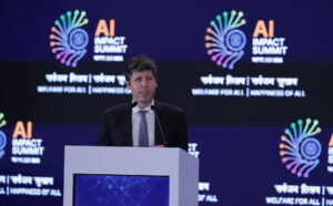 Η OpenAI ρίχνει τις τιμές για να κερδίσει τη μάχη με την Anthropic