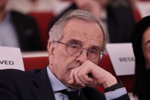 Η ειδική δημοσκόπηση για τον Σαμαρά, οι υποψήφιοι στο νέο κόμμα, η κατηφόρα του πρόεδρου Νίκου και τα επικίνδυνα παιχνίδια του Αλέξη με τις τράπεζες