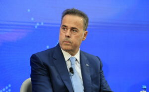 Οι συσκέψεις στο Μαξίμου για την ακρίβεια, οι συναντήσεις (της επόμενης ημέρας) του Κυρανάκη, οι προσπάθειες του Σαμαρά να βρει στελέχη και η διπλωματία… υψηλής τάσης του Παπασταύρου 