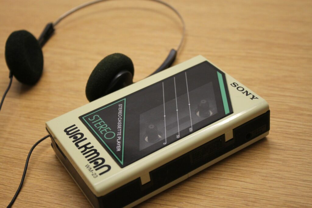 Παράτησα το Spotify για ένα παλιό Walkman και ξαναερωτεύτηκα τη μουσική