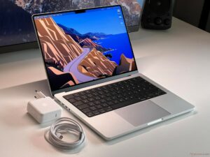 Apple: Aνανεώνει ολόκληρη τη σειρά Mac με νέα τσιπ και οθόνες OLED, με δυνατότητες ΑΙ