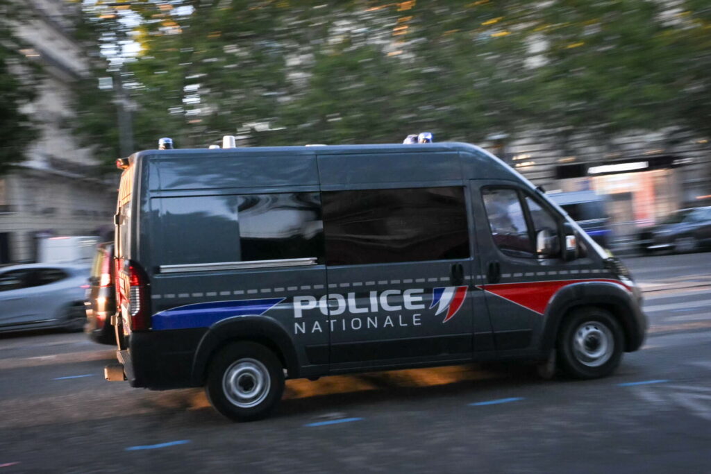 Τρεις τραυματίες από επίθεση με μαχαίρι στο Παρίσι – Συνελήφθη 31χρονος