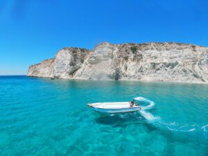Τουρισμός: Κρήτη, Ιόνιο και Κυκλάδες οδηγούν την κούρσα της φετινής σεζόν, σταθερή η Αθήνα