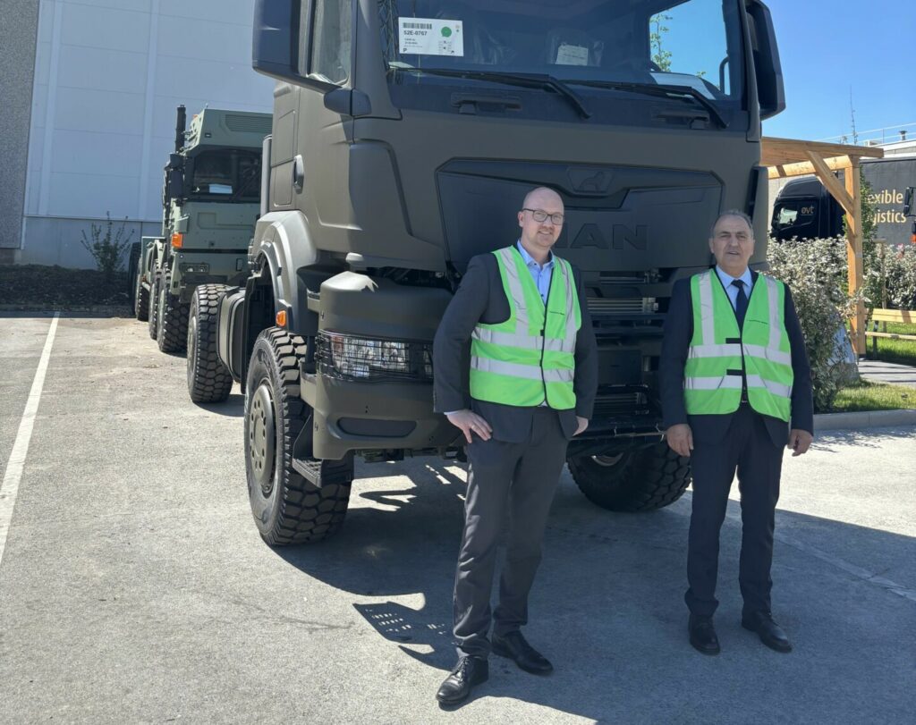 ΕΛΒΟ και Rheinmetall ενισχύουν τη συνεργασία για την παραγωγή στρατιωτικών φορτηγών στη Θεσσαλονίκη