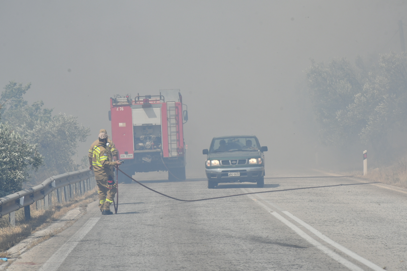 Φωτιά καίει στην περιοχή Φίχτια ©ΑΠΕ-ΜΠΕ/ΕΥΑΓΓΕΛΟΣ ΜΠΟΥΓΙΩΤΗΣ