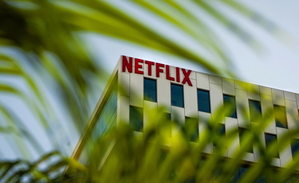 To Netflix ζήλεψε… την τηλεόραση: Σχέδιο για live κανάλια και 24ωρο πρόγραμμα