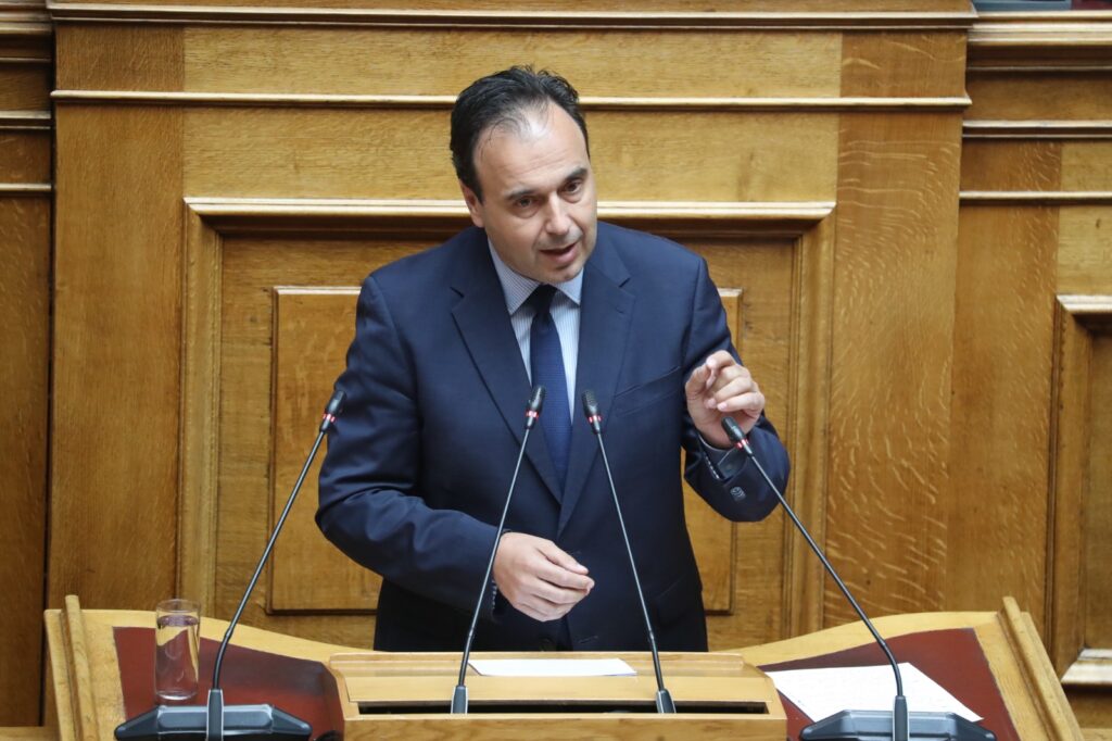 Υπερψηφίστηκε από την Ολομέλεια το ελληνικό “ΑΙ Αct”