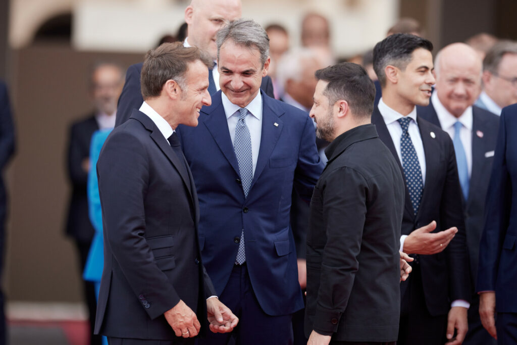Μητσοτάκης: Στο Παρίσι για τη “Συμμαχία των Προθύμων” και την Ουκρανία