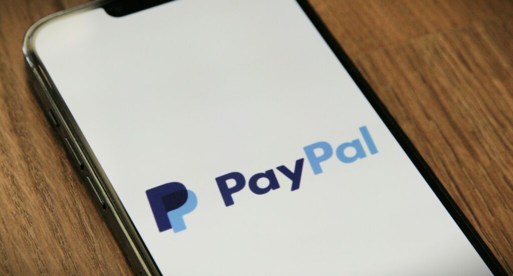 PayPal: Πώς κατέληξε εύκολος στόχος για εξαγορά από “αγαπημένο παιδί” της Wall Street