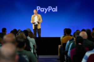 Ανεβαίνει το τίμημα για την εξαγορά της PayPal από Stripe-Advent