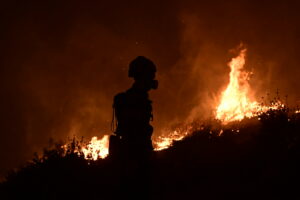 Πύρινης λαίλαπα σε Πόρτο Γερμένο, Αττική και Εύβοια