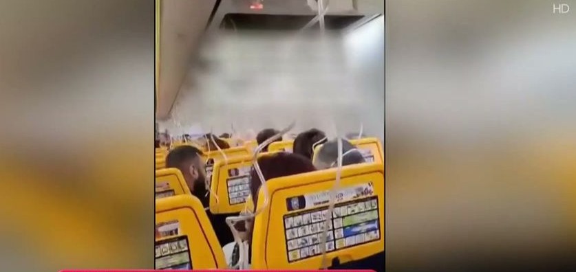 Ryanair: Τι υποστηρίζει ο CEO της εταιρείας για το ατύχημα με το σπασμένο παράθυρο