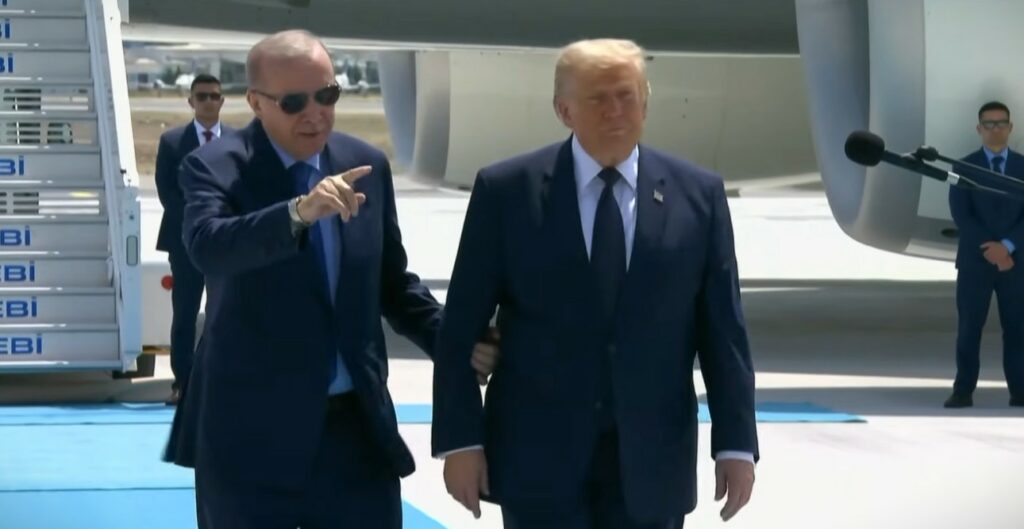 Σύνοδος Κορυφής του ΝΑΤΟ: Ο Τραμπ έφθασε στην Άγκυρα – Συμφωνίες για εξοπλισμούς 40 δισ.