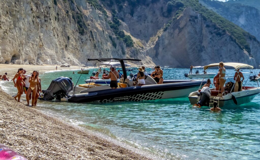 Τουρισμός για Όλους 2026: Γιατί αργεί να ανοίξει η πλατφόρμα, ποιοι θα πάρουν 600 ευρώ