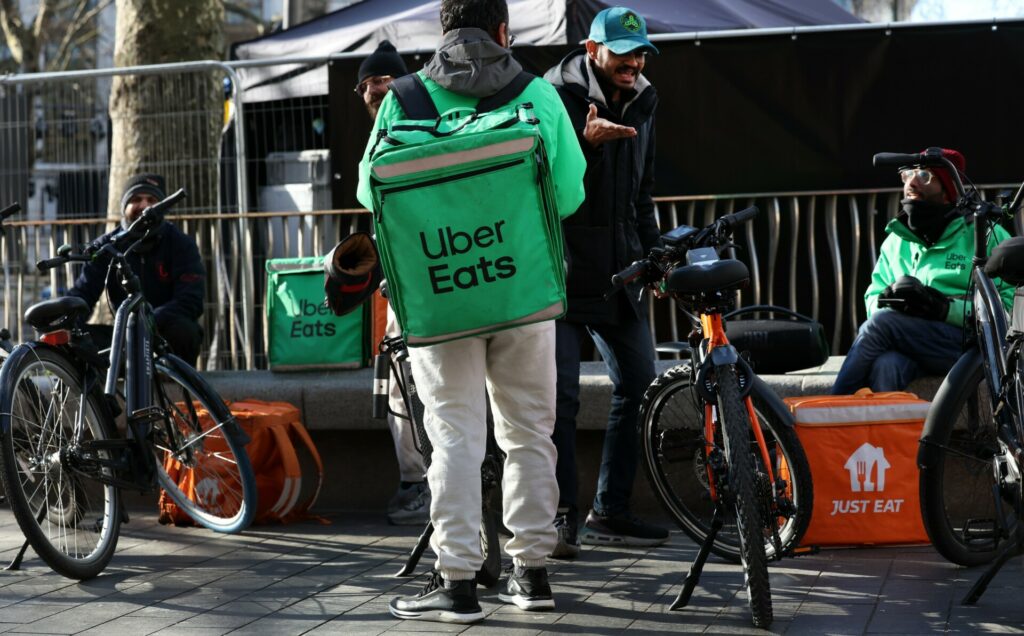 Η Uber εξαγοράζει την Delivery Hero: Τι περιλαμβάνει η συμφωνία των 14,8 δισ. δολαρίων