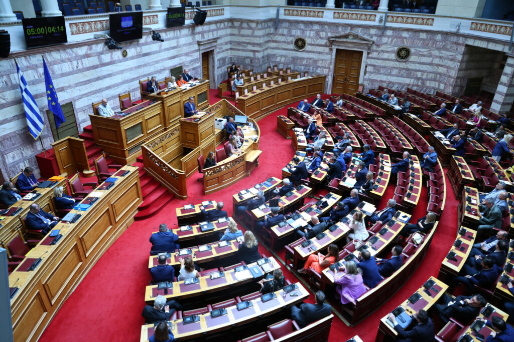 Βουλή: Σύγκρουση για το νομοσχέδιο για το νερό