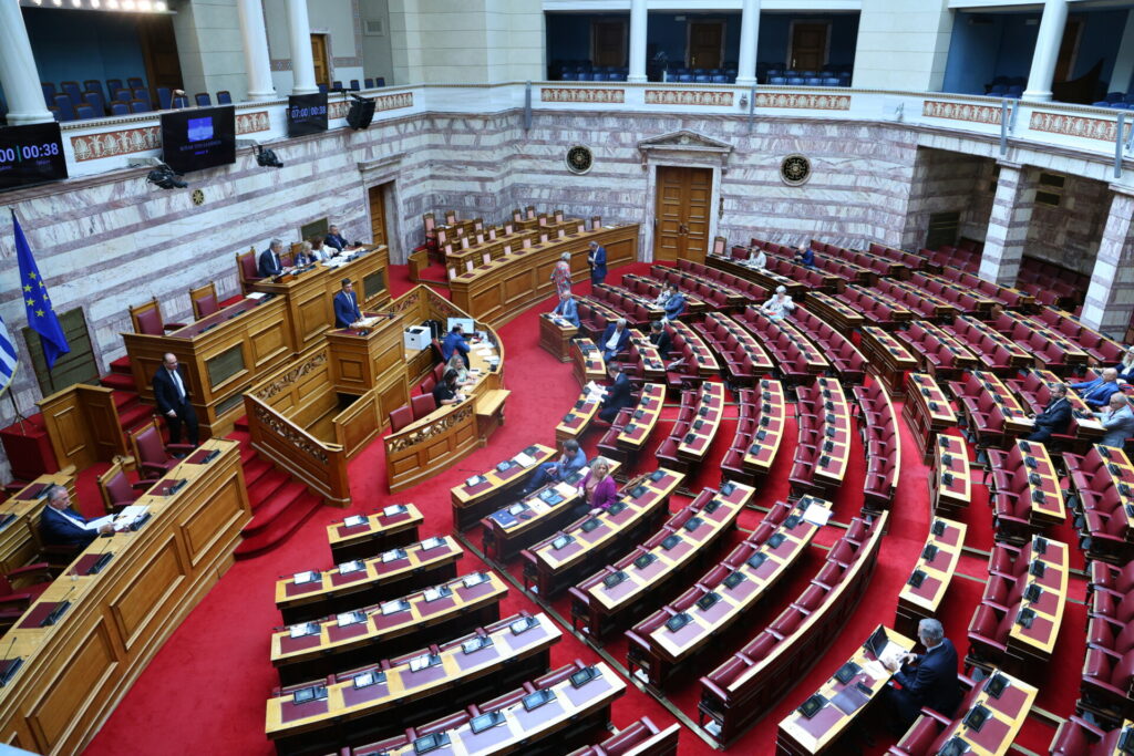 Συνταγματική Αναθεώρηση: Το απόγευμα η πρώτη ψηφοφορία – Οι 33 αλλαγές που προτείνει η ΝΔ