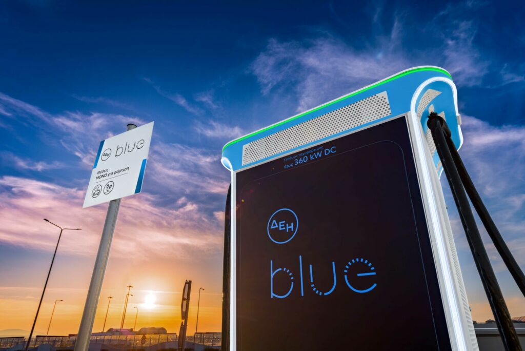 ΔΕΗ blue-Visa: Επιβράβευση έως 18 ευρώ τον μήνα για τη φόρτιση ηλεκτρικών οχημάτων