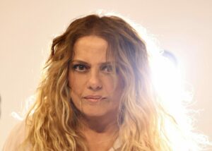 Attica Roots Festival: Ελένη Τσαλιγοπούλου στα Λιπάσματα Δραπετσώνας