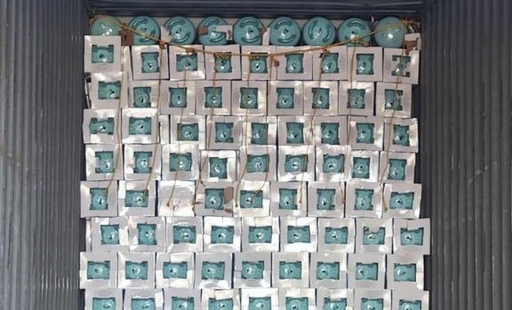 ΑΑΔΕ: Κατασχέθηκαν 1.296 φιάλες παράνομου φρέον – Ξεπερνούν τις 338.000 ευρώ οι διαφυγόντες δασμοί