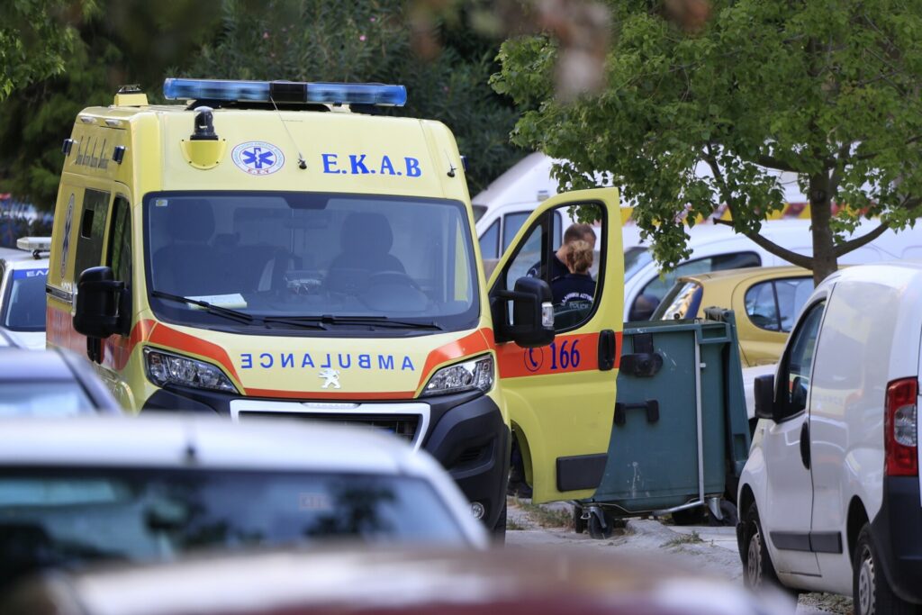 Συναγερμός στη Νέα Σμύρνη: Άνδρας και γυναίκα βρέθηκαν νεκροί σε είσοδο πολυκατοικίας