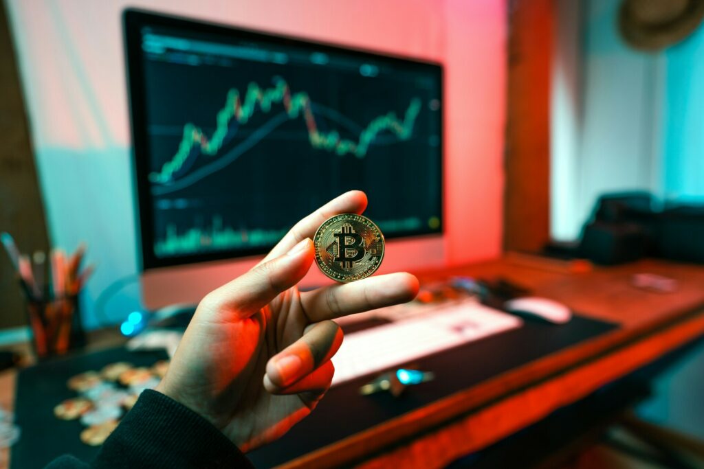 Bitcoin: Έσπασε το φράγμα των 80.000 δολαρίων, τι τροφοδοτεί το νέο ράλι