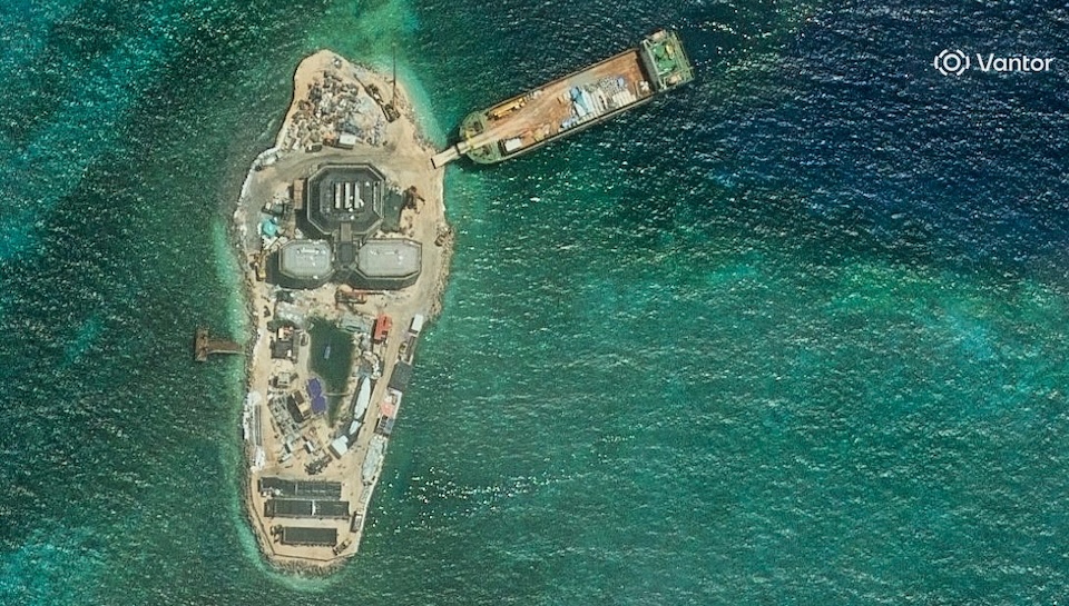 Κίνα: Xτίζει νέες στρατιωτικές και ναυτικές εγκαταστάσεις στη Νότια Σινική Θάλασσα